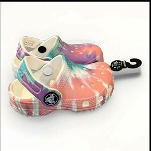 Crocs NWT Toddler Shoes Classic Tie Dye Graphic Clogs Kids Play Slip On Sz 4